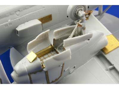  E-2C undercarriage 1/72 - Hasegawa - blaszki - zdjęcie 3