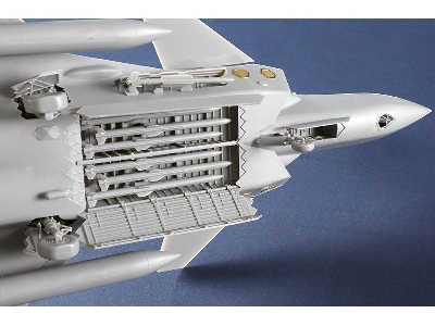 Chinese J-20s Mighty Dragon - zdjęcie 28