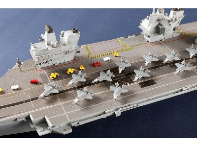 Hms Queen Elizabeth Aircraft Carrier - zdjęcie 16