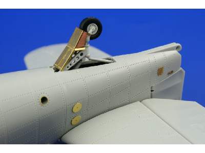  F6F-5 exterior 1/32 - Trumpeter - blaszki - zdjęcie 11