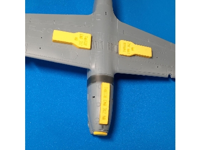 Embraer Emb-312 Tucano - Wheel Bay Plugs (For Hobby Boss Kits) - zdjęcie 2