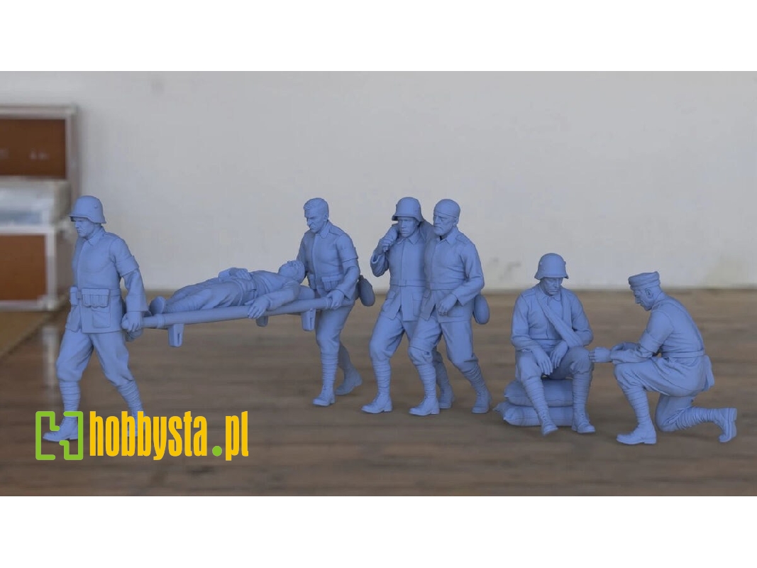 German Wwi Field Medic And Wounded - zdjęcie 1