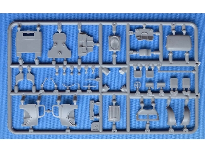 Coe (Cab Over Engine) - Heavy Duty Truck M.1939 - zdjęcie 4