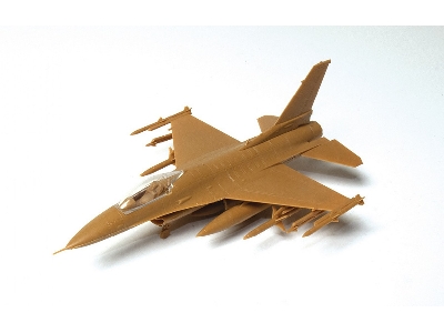 Lockheed Martin F-16 – amerykański wielozadaniowy myśliwiec taktyczny - zdjęcie 3