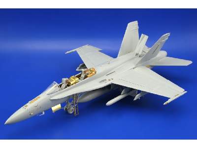  F/ A-18D exterior 1/48 - Hobby Boss - blaszki - zdjęcie 4