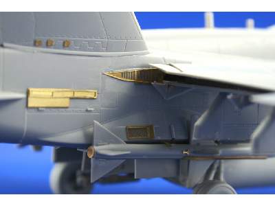  F/ A-18D exterior 1/48 - Hobby Boss - blaszki - zdjęcie 13