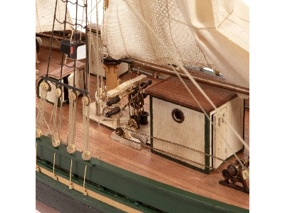 Gjøa Model Ship: Amundsen's Arctic Vessel - zdjęcie 11