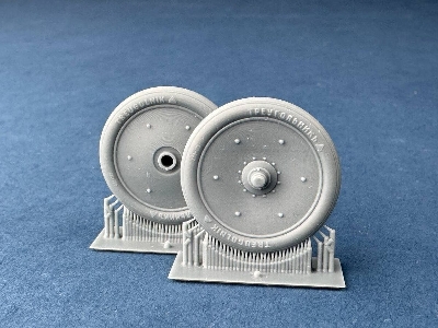 Front Treugolnik "elka" Smooth Tread Tires (3d-printed) - zdjęcie 1