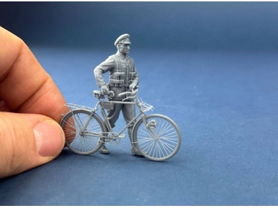 British Army Cyclist Walking With His Bicycle (3d-printed) - zdjęcie 2
