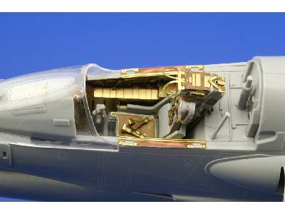  F-8E interior S. A. 1/32 - Trumpeter - blaszki - zdjęcie 3