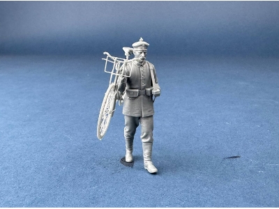 German Cyclist Carrying Bicycle (3d-printed) - zdjęcie 2