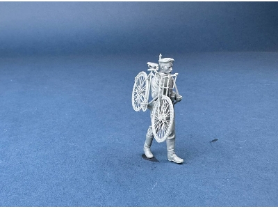 German Cyclist Carrying Bicycle (3d-printed) - zdjęcie 6