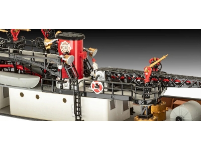 The Firefighter - Harbor Fire Boat (Revell Classics) - zdjęcie 7