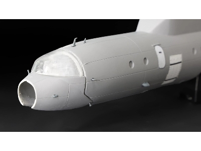Ilyushin Il-18, Il-20 And Il-38 - Hatches And Exterior Panels (Amodel) - zdjęcie 17