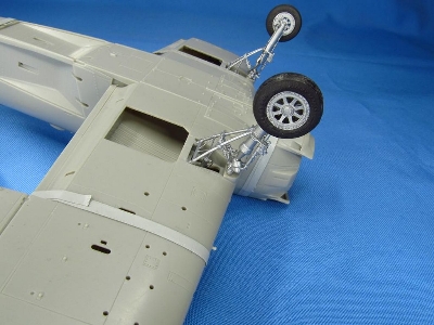 Douglas A-1 Skyraider - Landing Gears 3d-printed (For Tamiya Kits) - zdjęcie 2