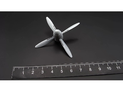 Av-68i Airscrew Late Type For Av-68i Four-blade Airscrew - zdjęcie 2