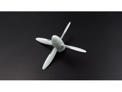 Av-68i Airscrew Late Type For Av-68i Four-blade Airscrew - zdjęcie 3