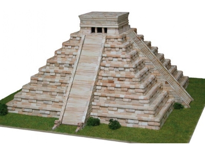 Step-pyramid Kukulcan In Chichen Itza - zdjęcie 1