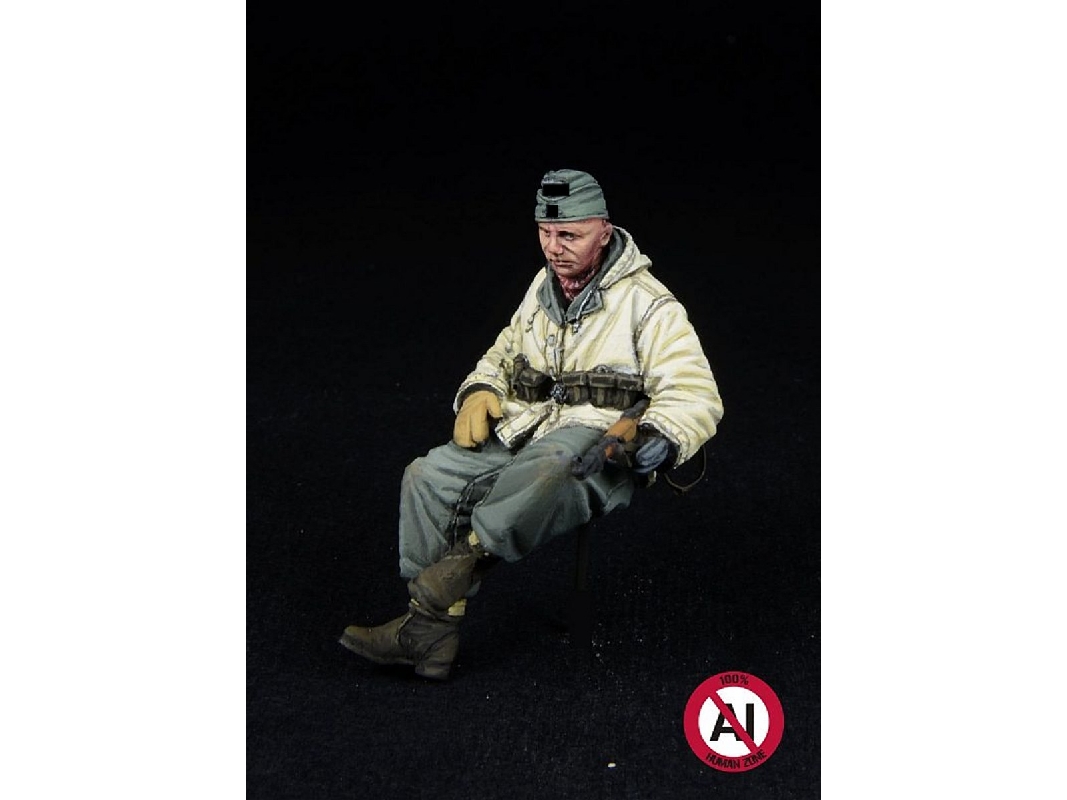 German Wwii Waffen Ss Soldier Sitting (Winter 1943-1945 / 2 Figures) - zdjęcie 1