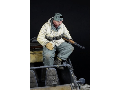 German Wwii Waffen Ss Soldier Sitting (Winter 1943-1945 / 2 Figures) - zdjęcie 2