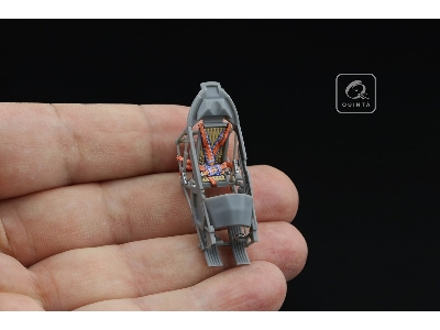 Sukhoi Su-31 Model Kit - zdjęcie 3