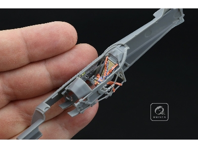 Sukhoi Su-31 Model Kit - zdjęcie 4