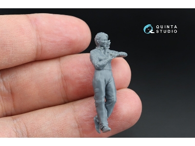 Svetlana Stending Near Su-31 (1 Figure 3d-printed / For Quinta Models Kits) - zdjęcie 3