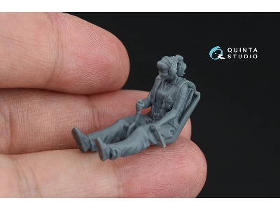 Svetlana Sitting In Su-31 (1 Figure 3d-printed / For Quinta Models Kits) - zdjęcie 4
