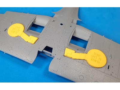 Supermarine Spitfire Mk. Viii / Mk. Ix - Wheel Bay Plugs (For Airfix Kits) - zdjęcie 2
