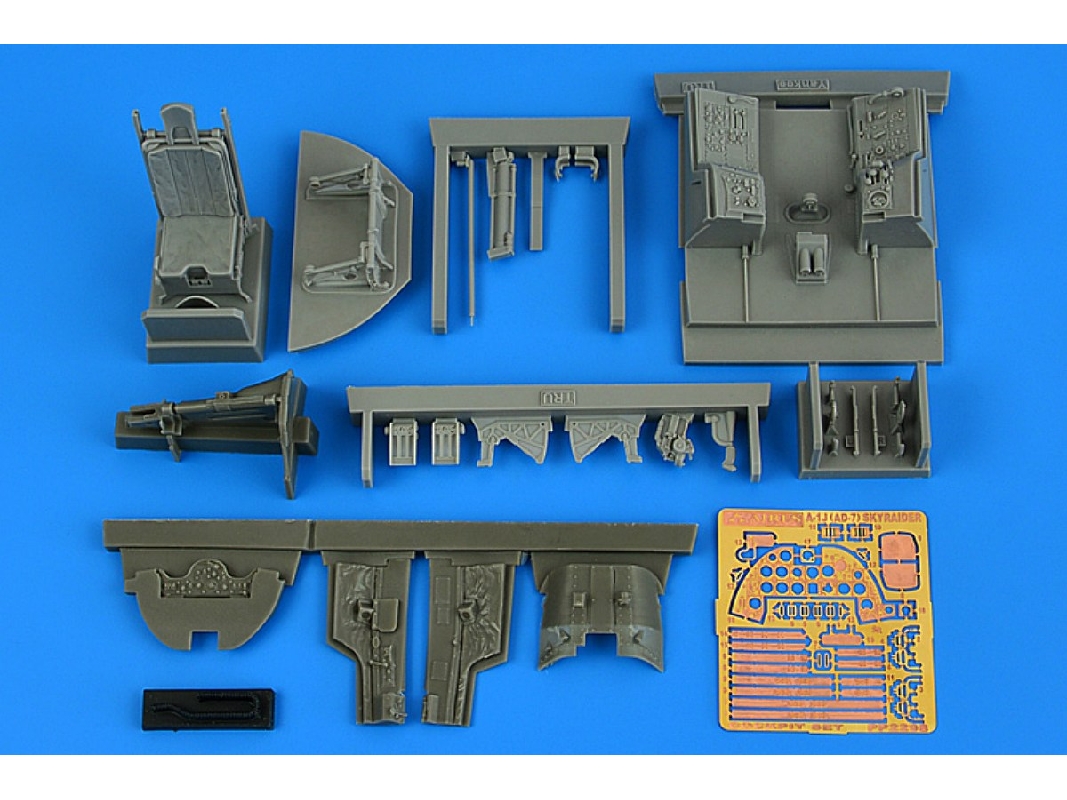 Douglas A-1j (Ad-7) Skyraider - Cockpit Set (For Trumpeter Kits) - zdjęcie 1