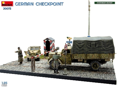 German Checkpoint - 3t Cargo Truck 3,6-36s & Kfz.1 Type 170vk With Feldgendarmerie (Big Set) - zdjęcie 2