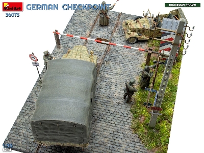 German Checkpoint - 3t Cargo Truck 3,6-36s & Kfz.1 Type 170vk With Feldgendarmerie (Big Set) - zdjęcie 11