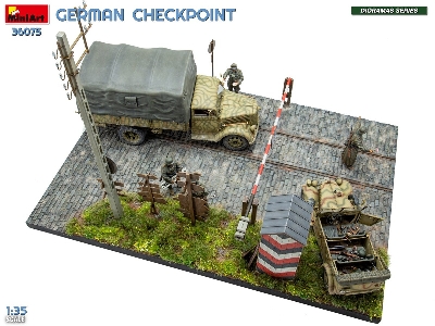 German Checkpoint - 3t Cargo Truck 3,6-36s & Kfz.1 Type 170vk With Feldgendarmerie (Big Set) - zdjęcie 60