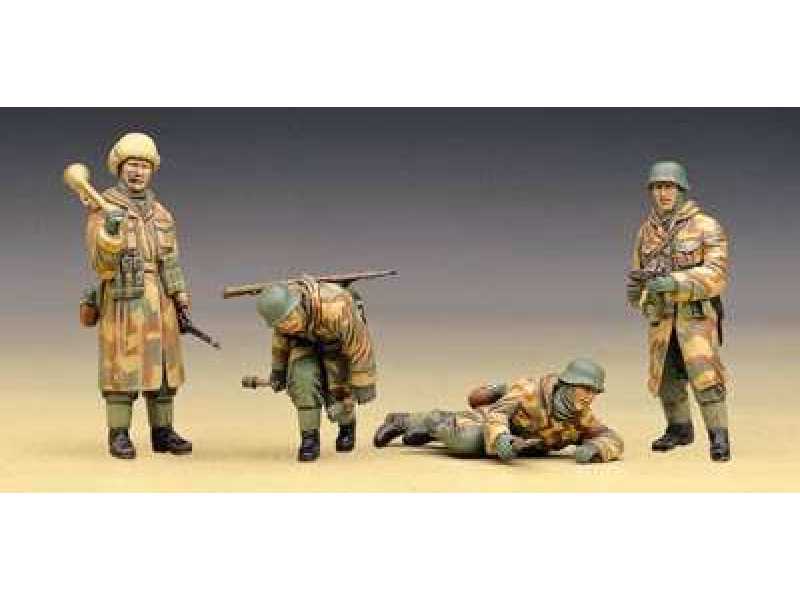 Piechota SS - Rosja 1944 - zdjęcie 1 Piechota SS - Rosja 1944 - zdjęcie 1