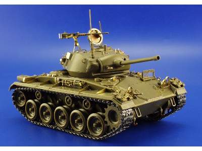  M-24 1/35 - Italeri - blaszki - zdjęcie 4