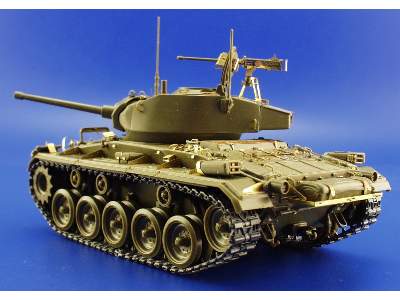  M-24 1/35 - Italeri - blaszki - zdjęcie 5