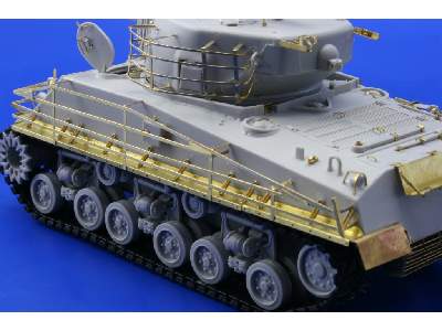  M-4A3E8 Sherman sandbag hull protection 1/48 - Hobby Boss - bla - zdjęcie 2