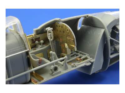  Il-2 single seater interior S. A. 1/32 - Hobby Boss - blaszki - zdjęcie 3