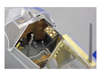  J2M3 Raiden interior S. A. 1/32 - Hasegawa - blaszki - zdjęcie 6