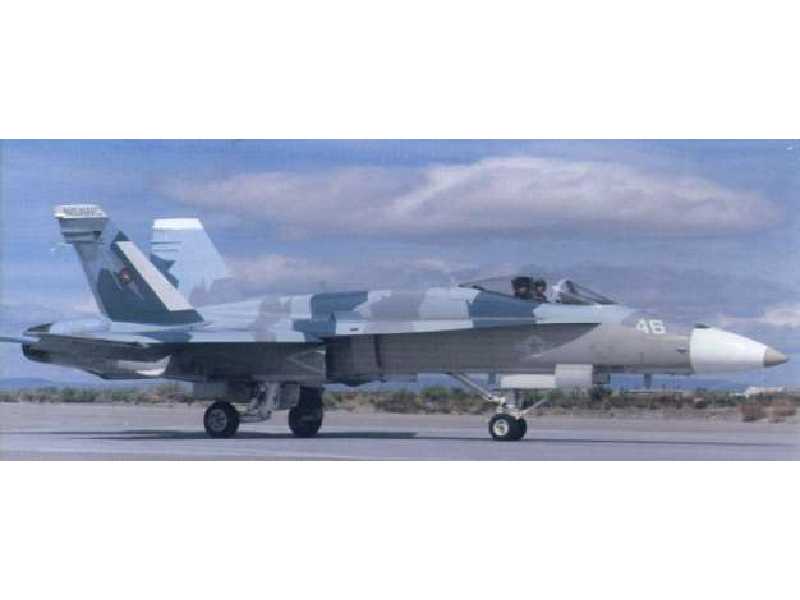 F-18 A Hornet Top Gun - zdjęcie 1 F-18 A Hornet Top Gun - zdjęcie 1