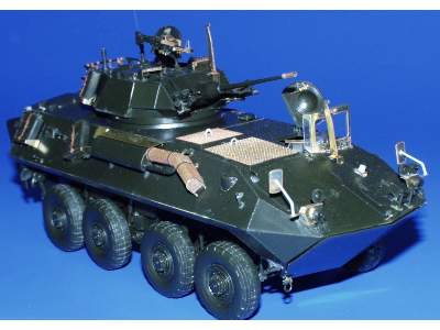  LAV-25 Piranha (MC) 1/35 - Italeri - blaszki - zdjęcie 9