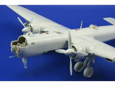  He 177 Greif with HS 293 S. A. 1/72 - Revell - blaszki - zdjęcie 7