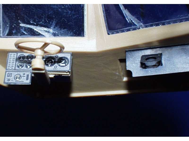 VAB 4x4 interior 1/35 - Heller - blaszki - zdjęcie 1 VAB 4x4 interior 1/35 - Heller - blaszki - zdjęcie 1