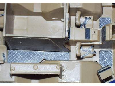  VAB 4x4 interior 1/35 - Heller - blaszki - zdjęcie 4
