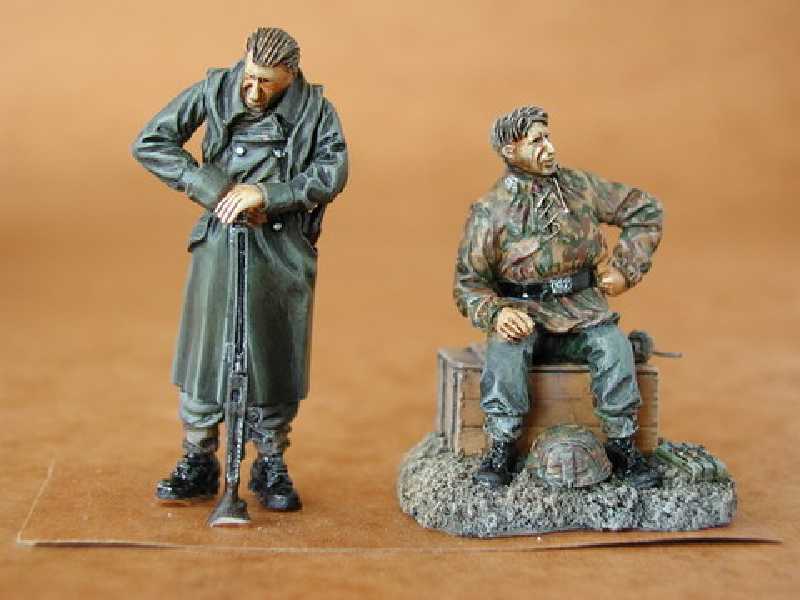 German Infantry After Combat (2 fig.) - zdjęcie 1 German Infantry After Combat (2 fig.) - zdjęcie 1