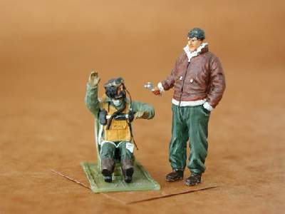 US Fighter Pilots Sitting + Mechanic WW II (2 fig. - zdjęcie 1