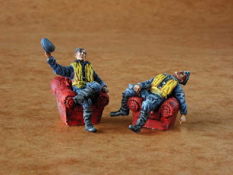 German pilots WW II at rest (2 fig.) - zdjęcie 1 German pilots WW II at rest (2 fig.) - zdjęcie 1