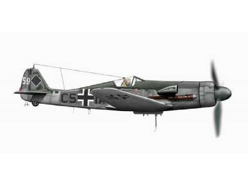 Focke Wulf Fw 190 D-12 (prototype V-63) - zdjęcie 1 Focke Wulf Fw 190 D-12 (prototype V-63) - zdjęcie 1