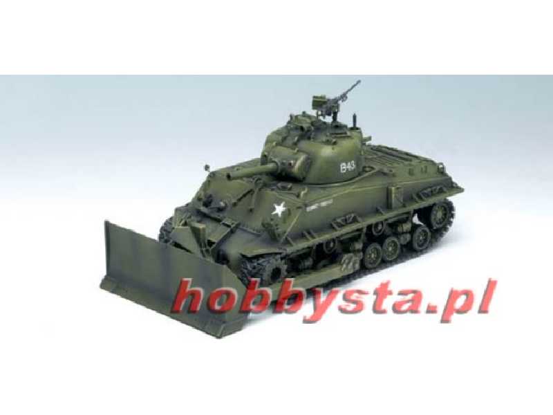 M4A3 Sherman 105mm Howitzer & M1 Dozer Blade - zdjęcie 1 M4A3 Sherman 105mm Howitzer & M1 Dozer Blade - zdjęcie 1