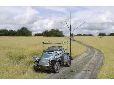 Sd.Kfz.261 Kleine Panzerfunkwagen z anteną teleskopową - zdjęcie 1